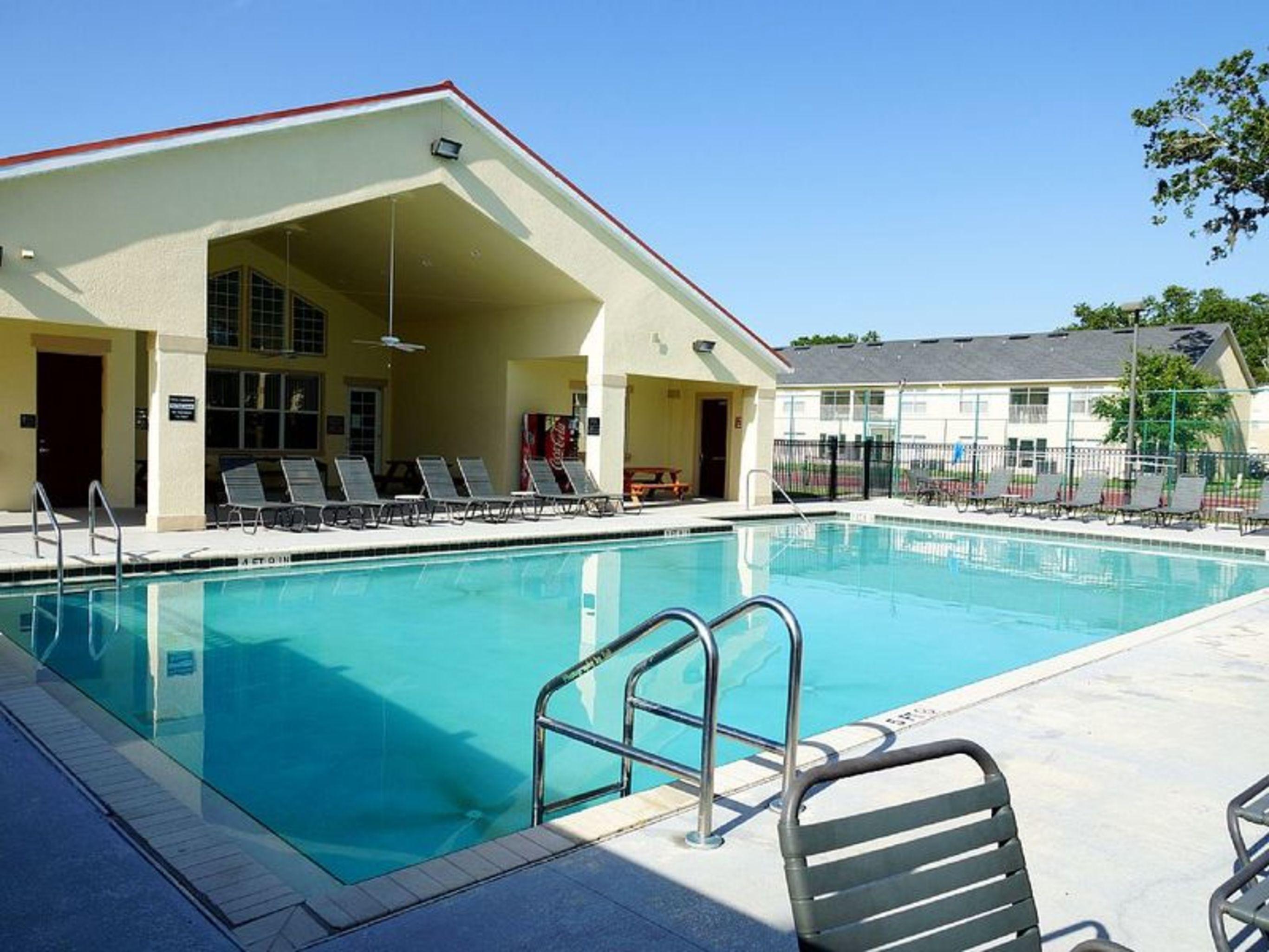 Disney Area Budget Homes ダベンポート エクステリア 写真